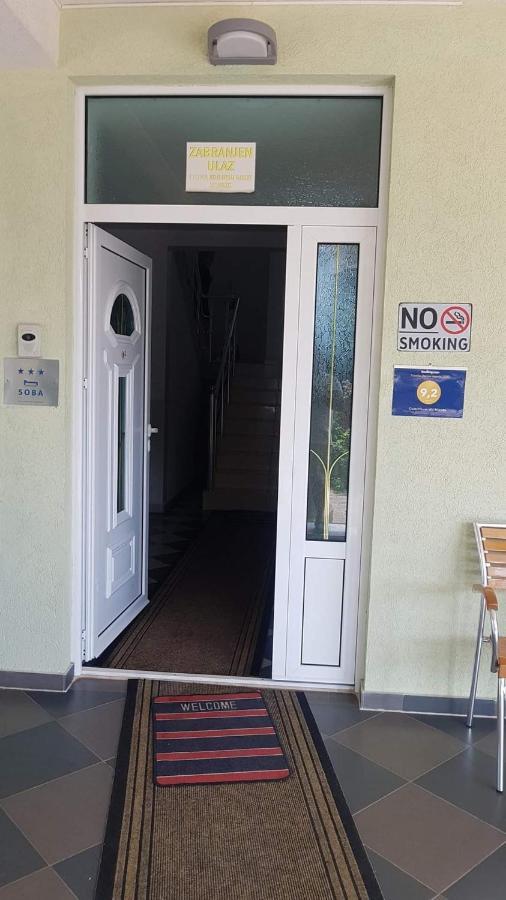 Guest House Vila Mimoza Улцинь Экстерьер фото