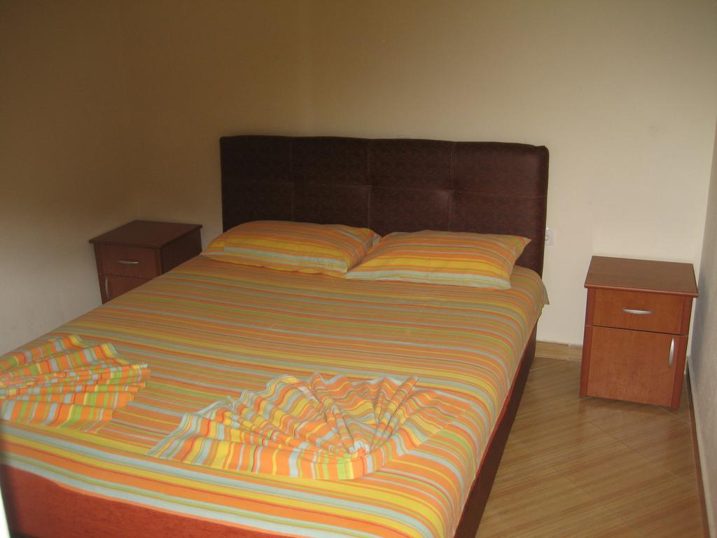 Guest House Vila Mimoza Улцинь Экстерьер фото