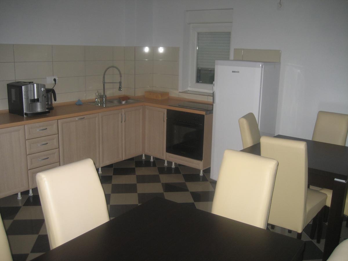 Guest House Vila Mimoza Улцинь Экстерьер фото